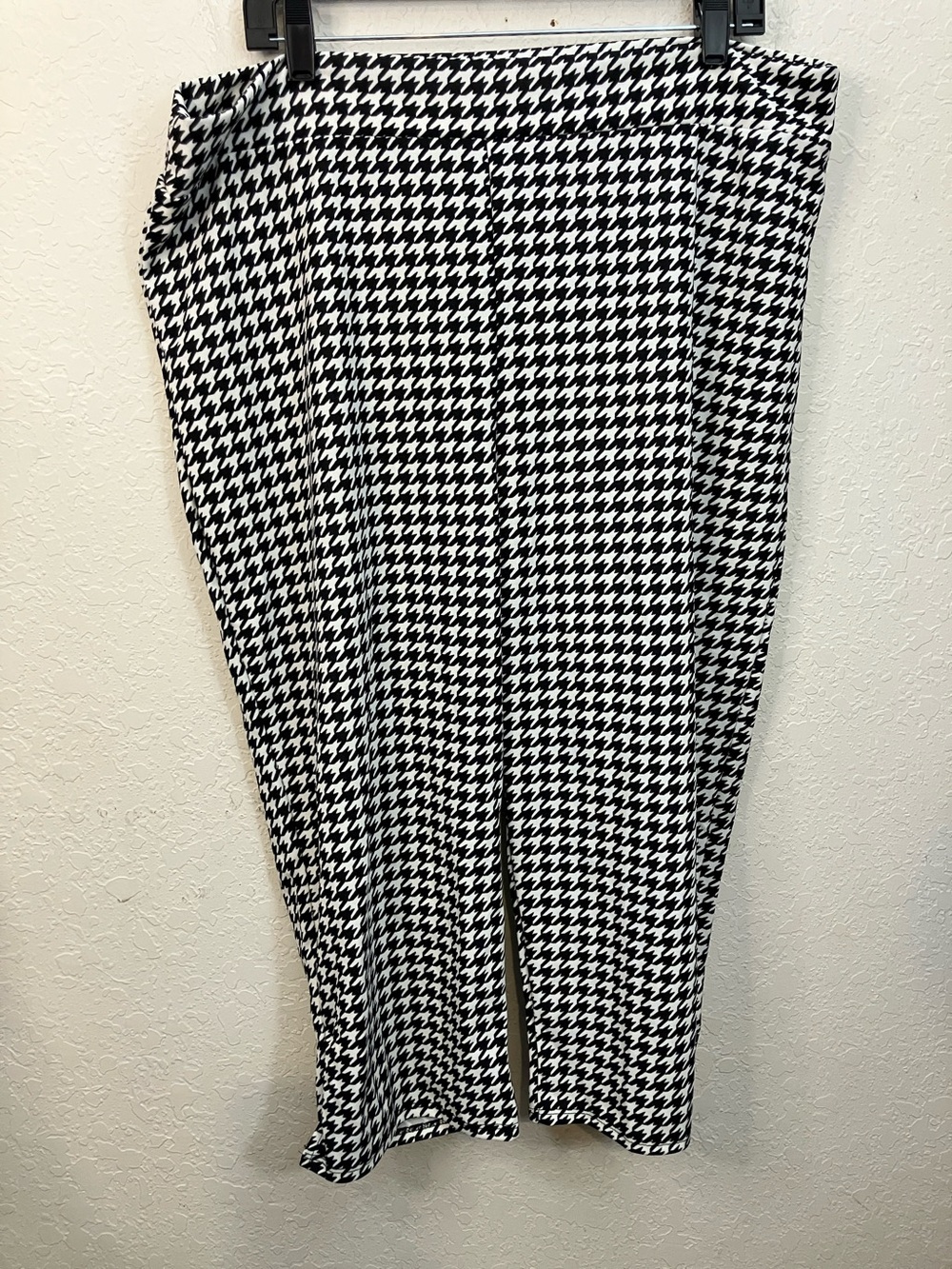Fashion Nova Houndstooth Capris - Black & White